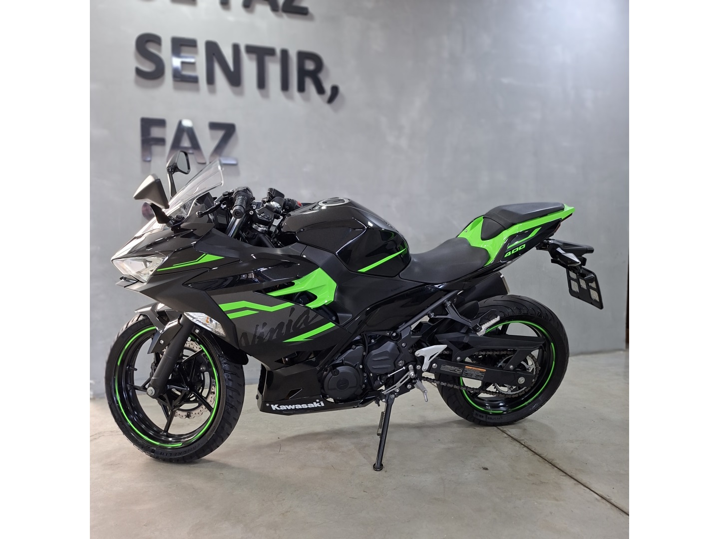 KAWASAKI NINJA 400