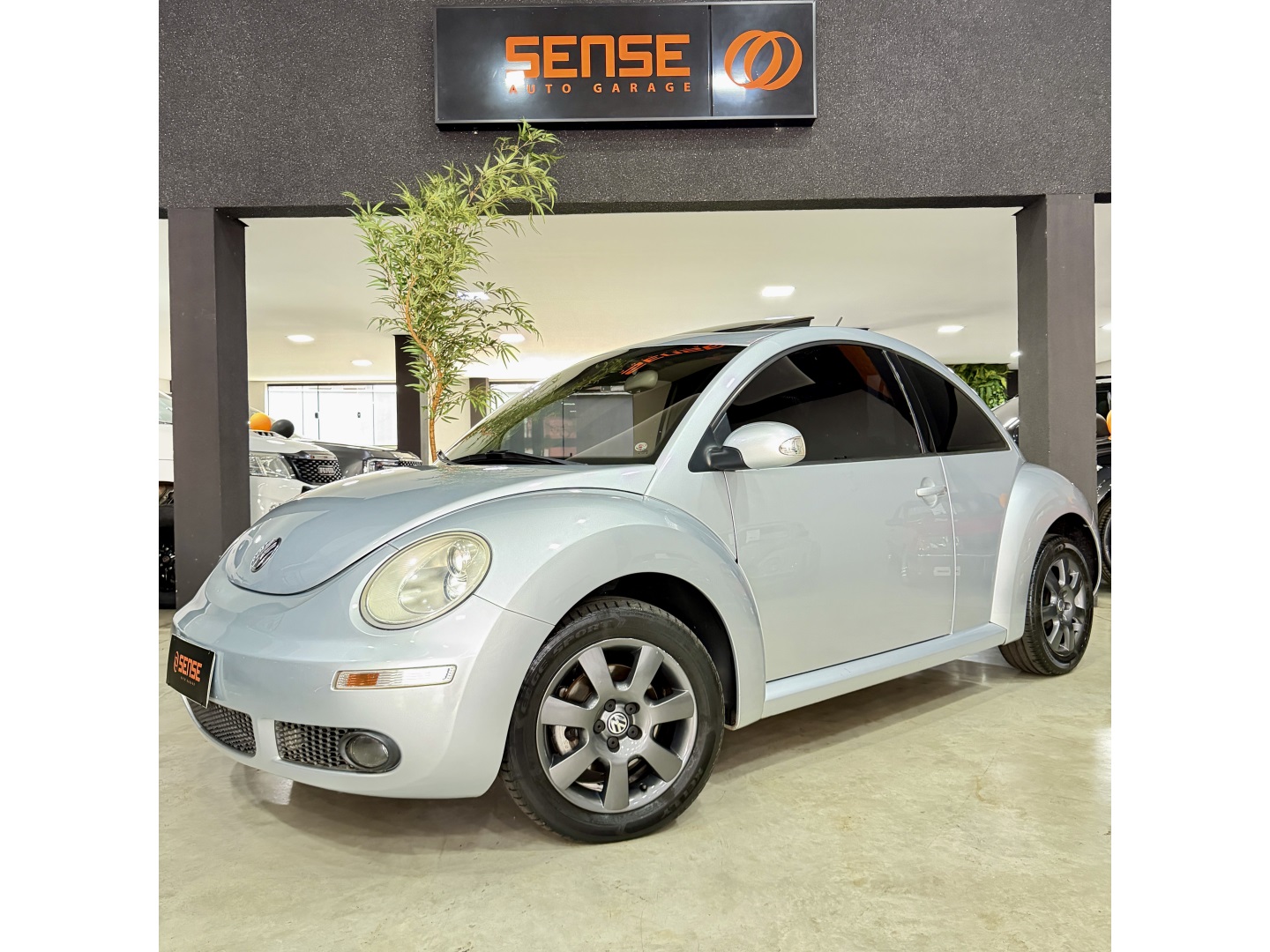 VOLKSWAGEN NEW BEETLE