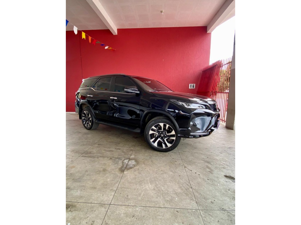 TOYOTA HILUX SW4
