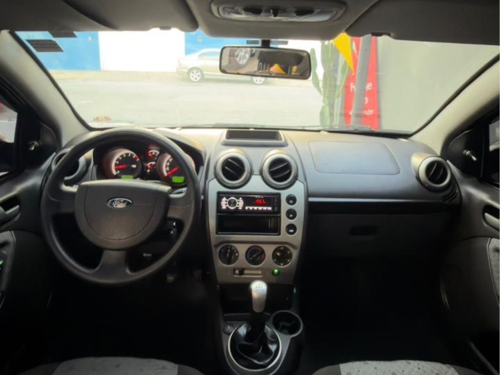 Ford Fiesta 1.6 MPI Class Hatch 8V Flex 4P Manual - foto 8