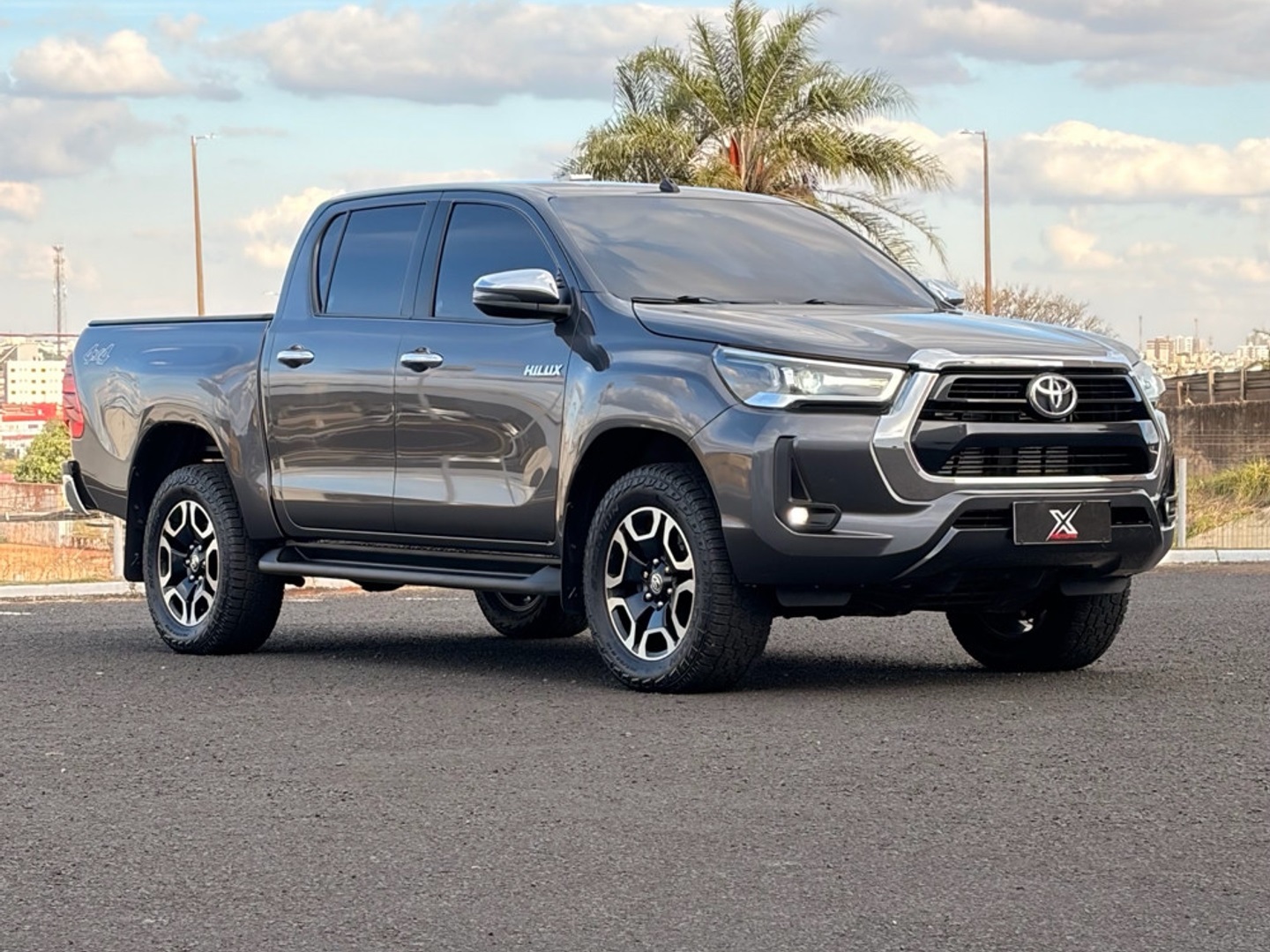 TOYOTA HILUX