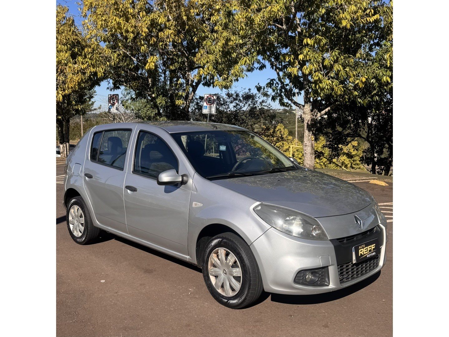 RENAULT SANDERO