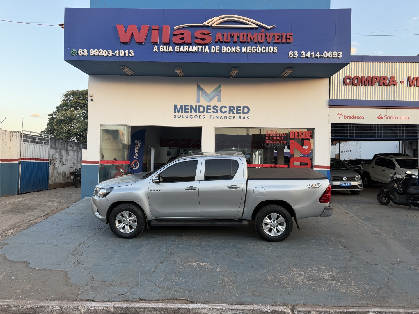TOYOTA HILUX