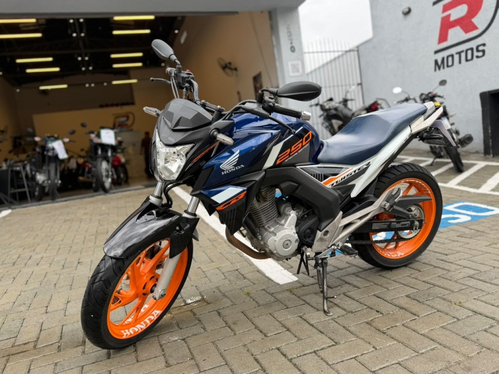 HONDA CB 250 TWISTER