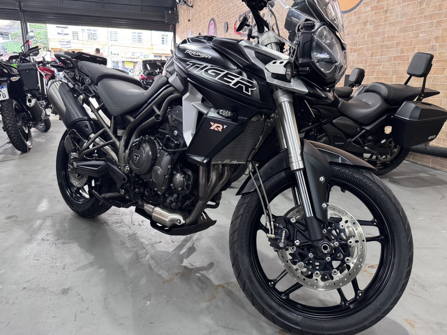 TRIUMPH TIGER 800 XR