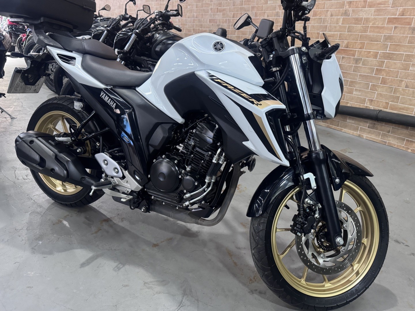 YAMAHA FZ25 FAZER ABS