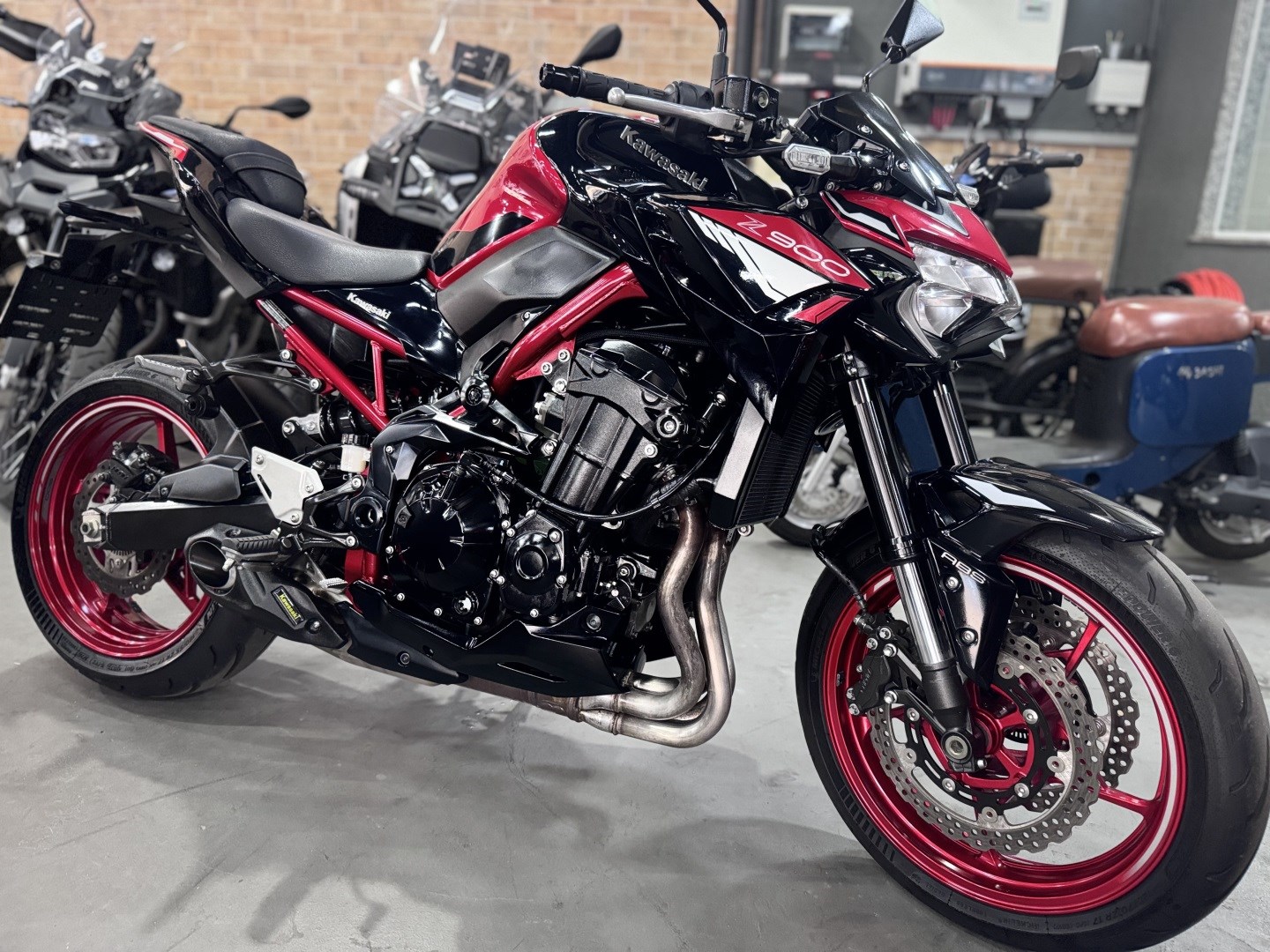KAWASAKI Z900