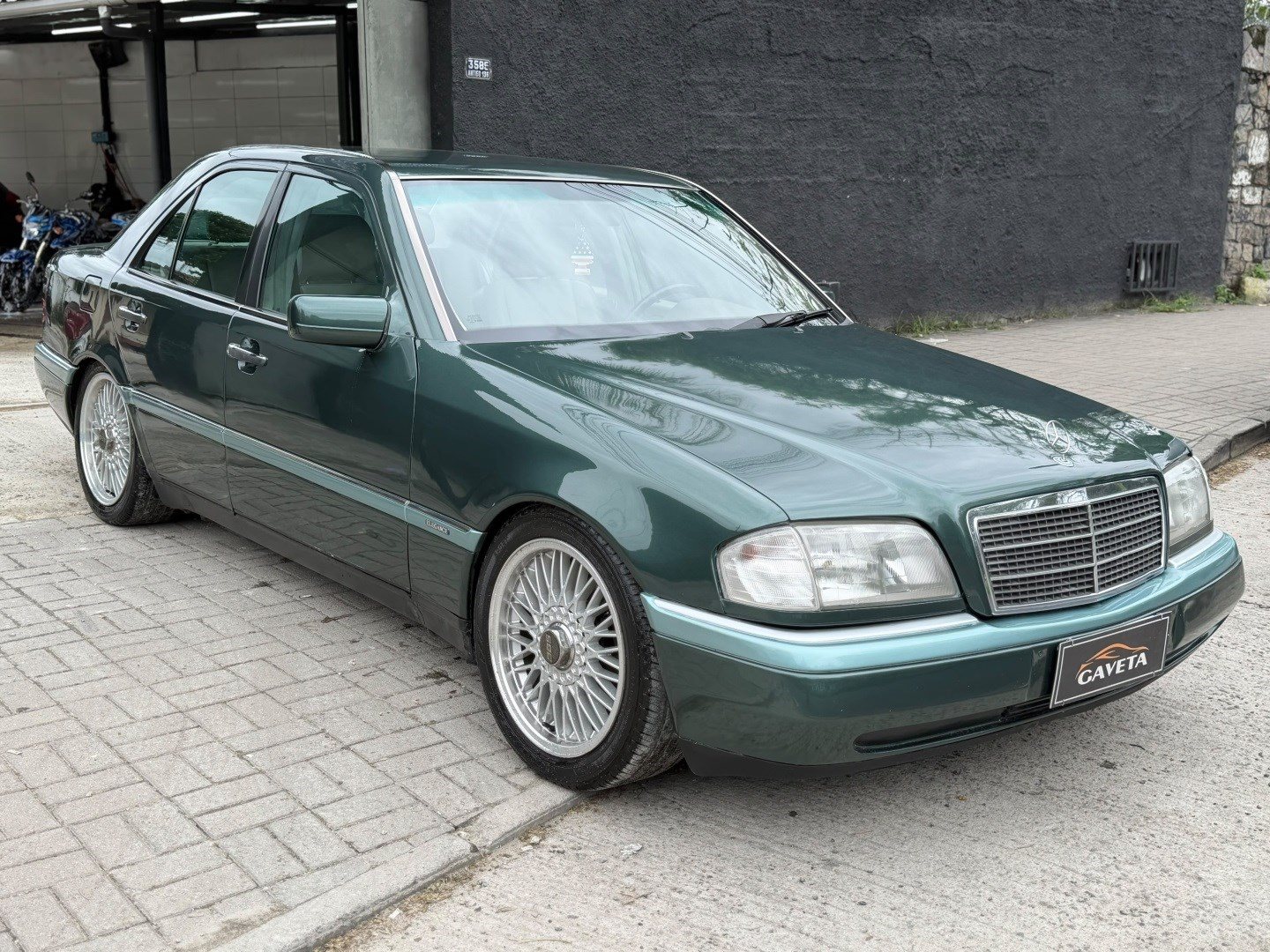 MERCEDES-BENZ C 220