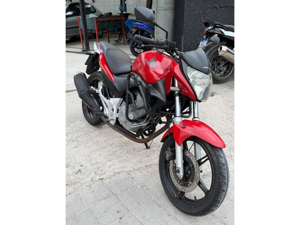 HONDA CB 300R