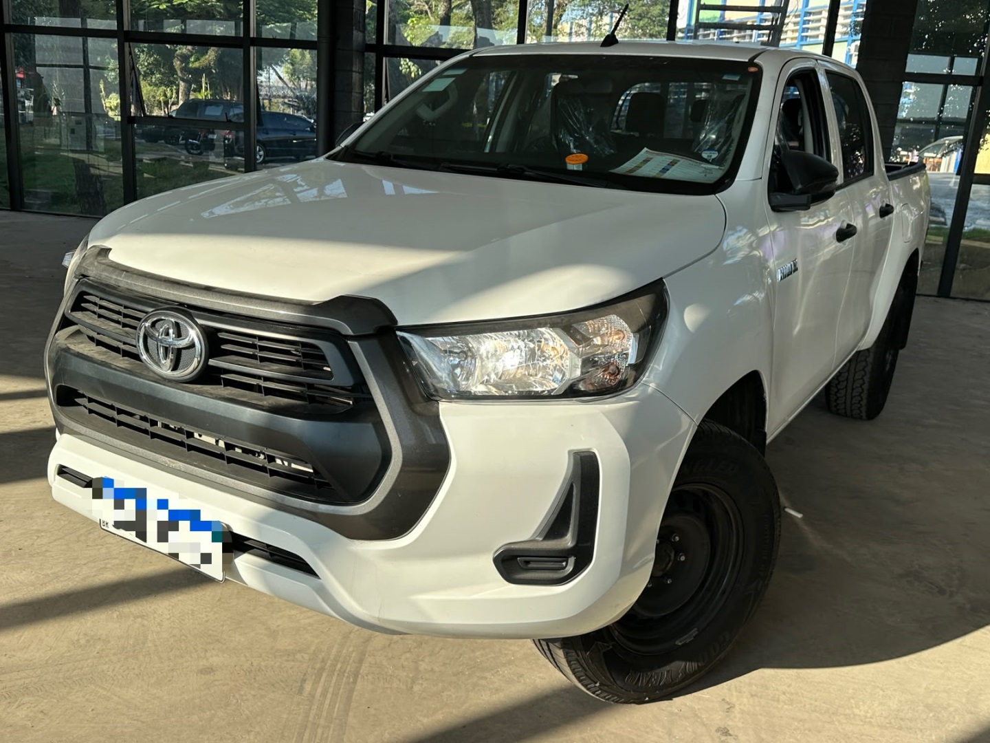 Toyota Hilux 2.8 D-4D Turbo Diesel CD Power Pack 4X4 Manual 2024