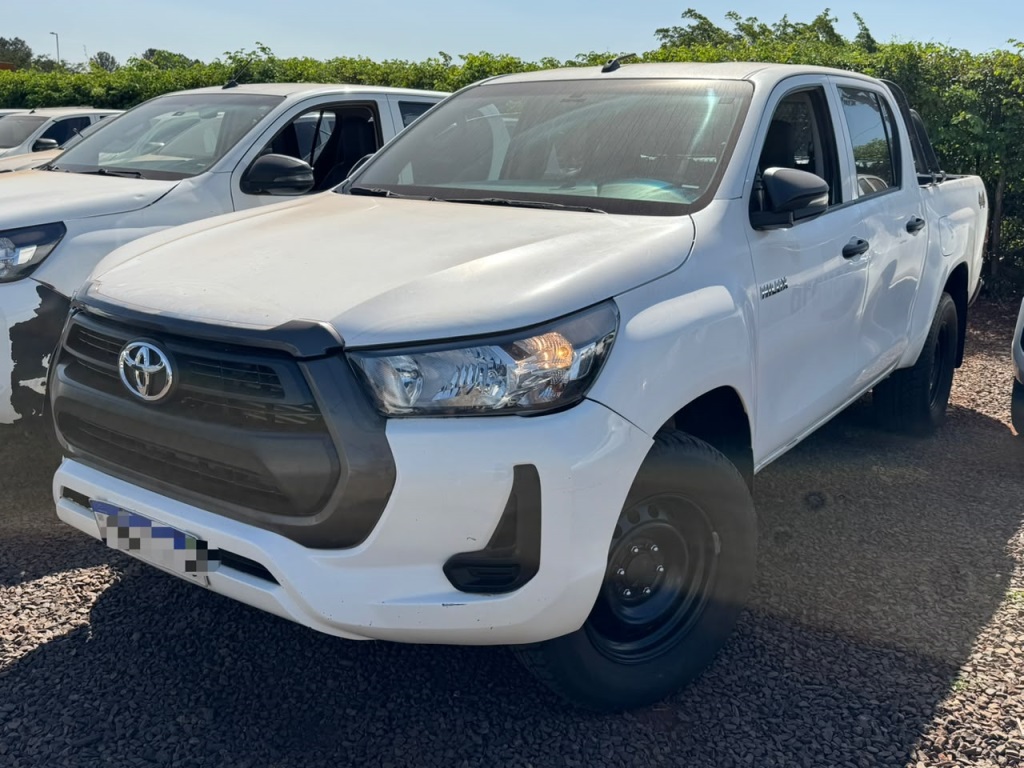 Toyota Hilux 2.8 D-4D Turbo Diesel CD Power Pack 4X4 Manual 2024