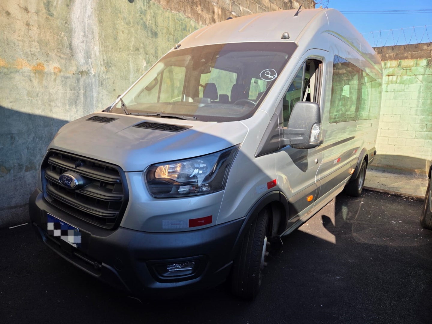 Ford Transit 2.0 ECOBLUE Diesel Minibus 17+1 460E Manual 2024/2024