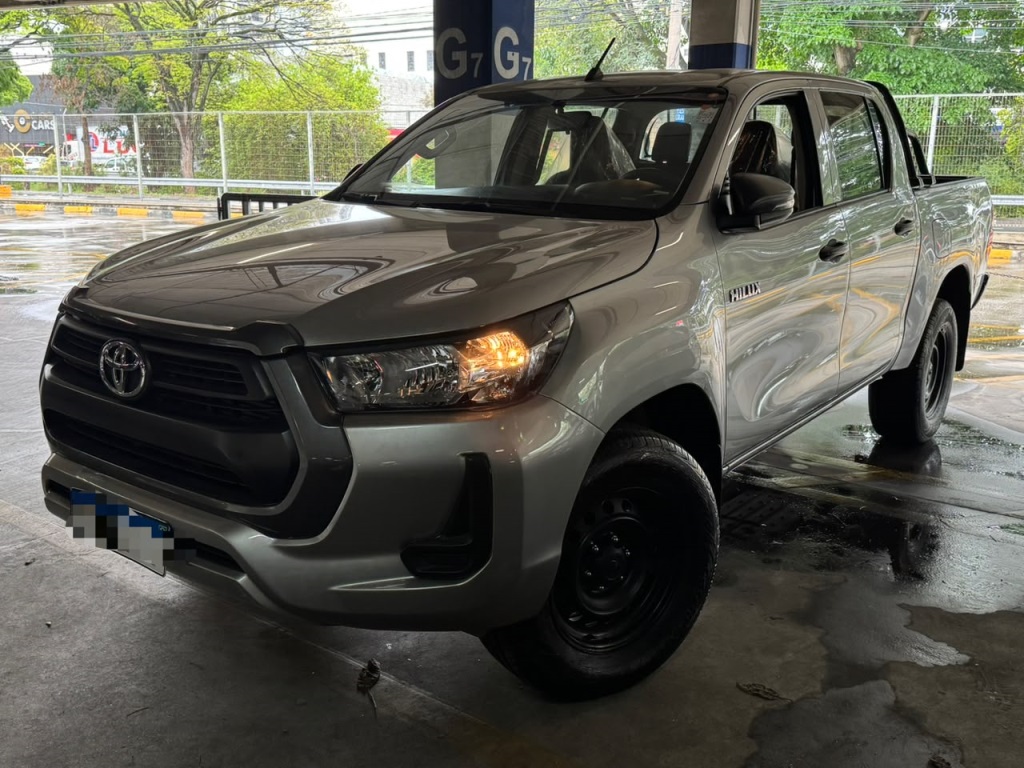 Toyota Hilux 2.8 D-4D Turbo Diesel CD Power Pack 4X4 Manual 2023/2024