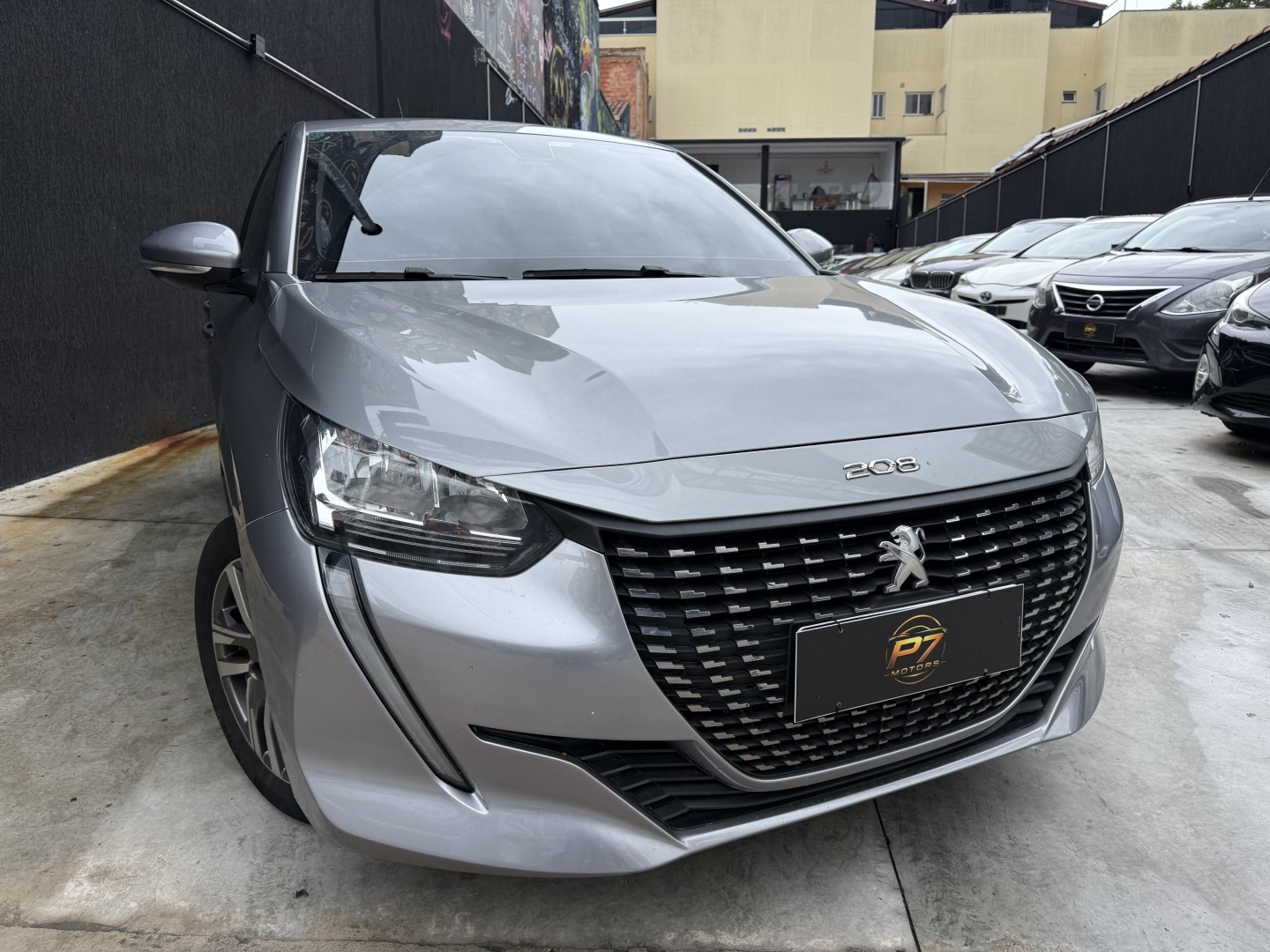 PEUGEOT 208
