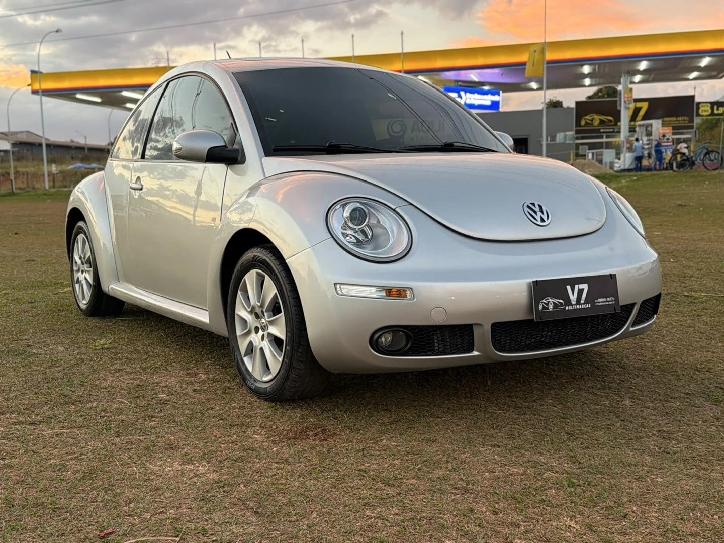 VOLKSWAGEN NEW BEETLE