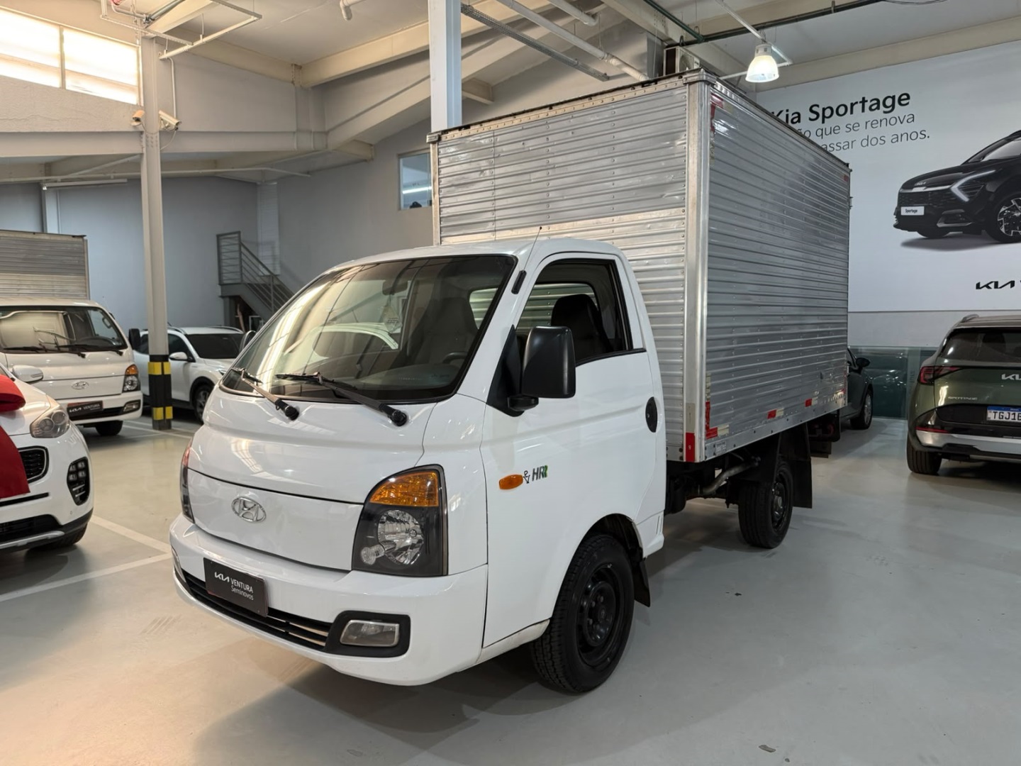 HYUNDAI HR