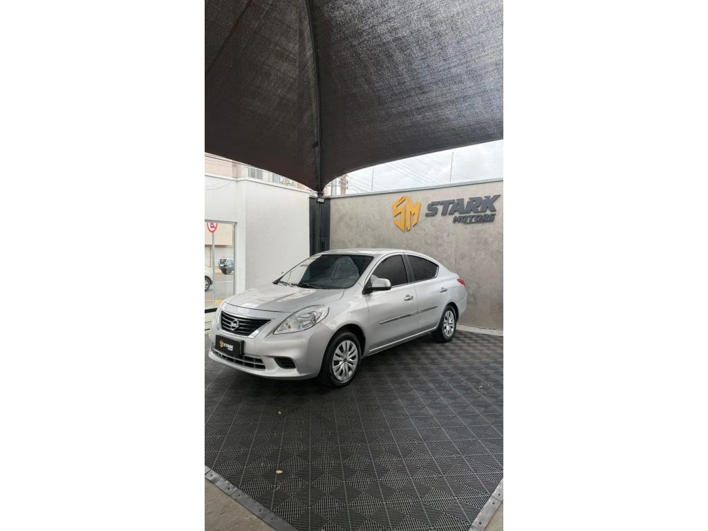 NISSAN VERSA