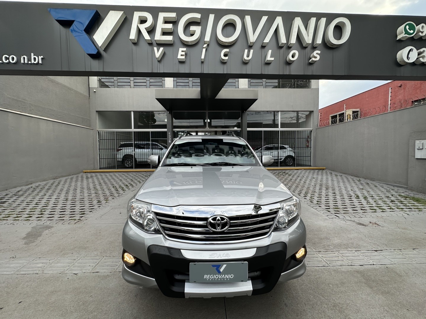 TOYOTA HILUX SW4