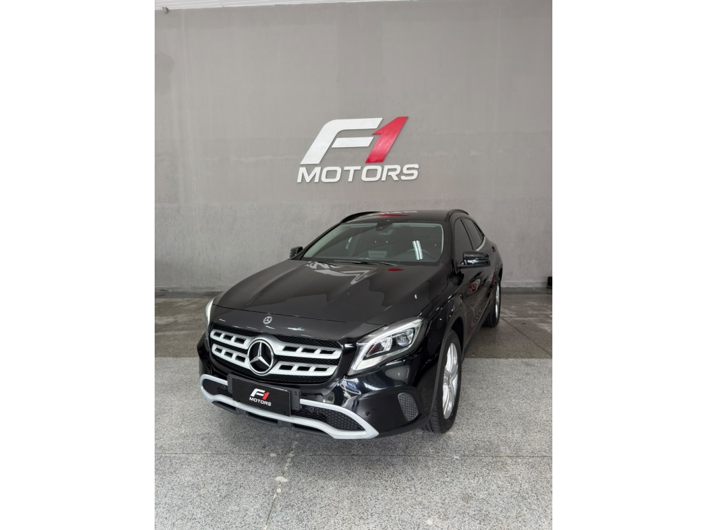 MERCEDES-BENZ GLA 200