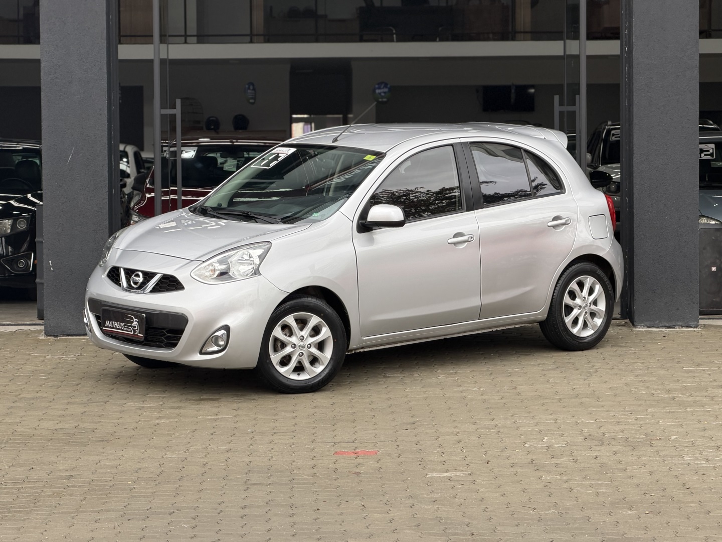 Nissan March 2017 à venda