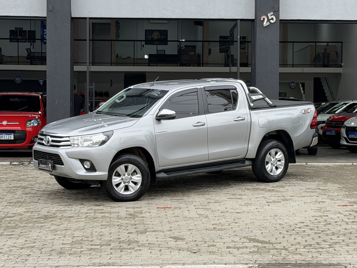 TOYOTA HILUX