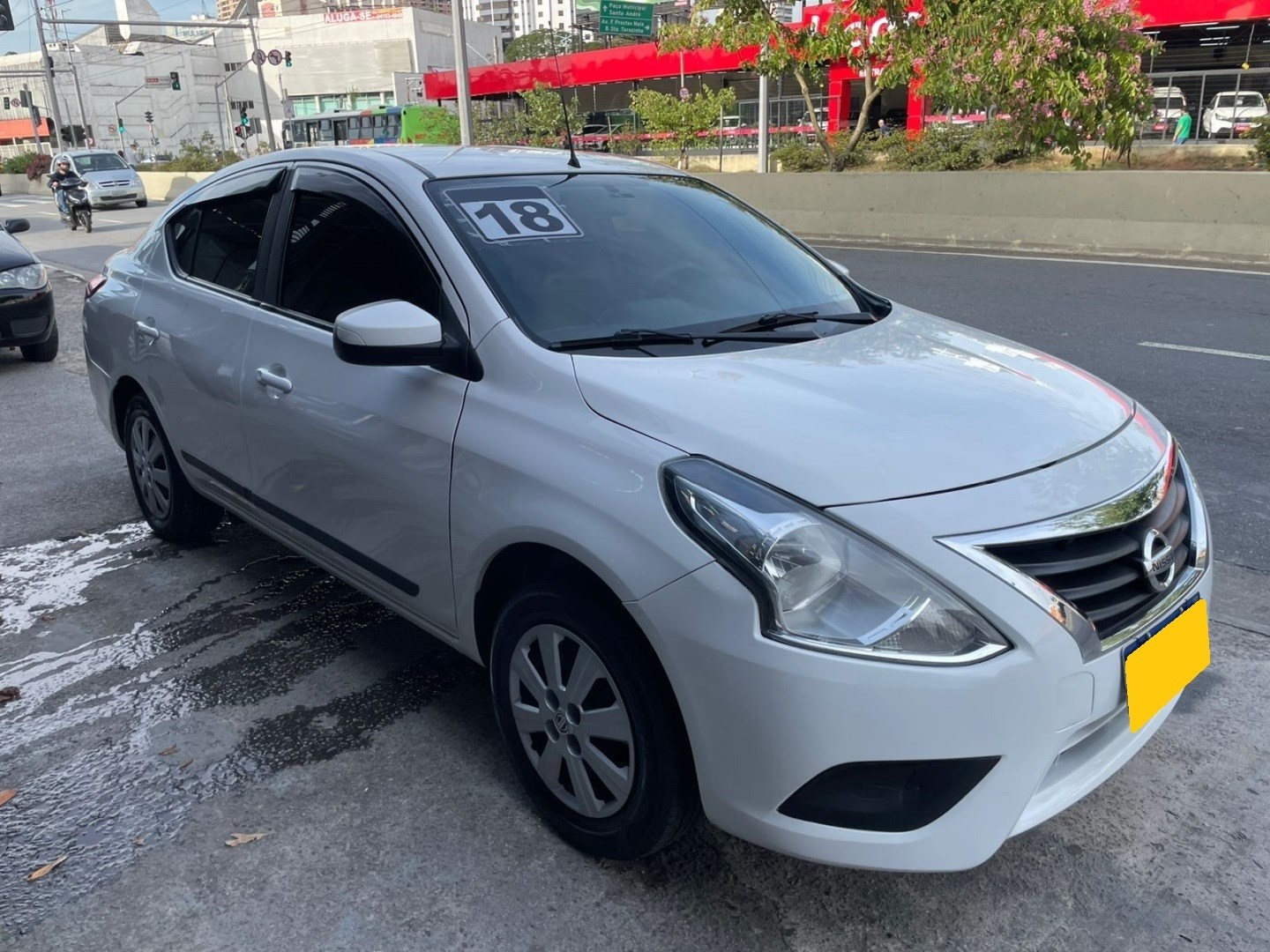 NISSAN VERSA