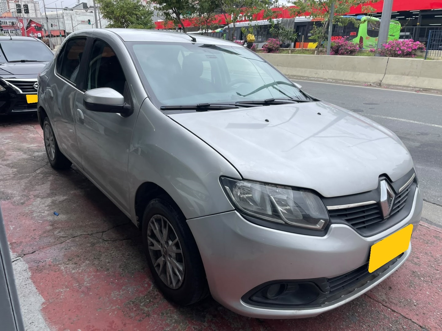 RENAULT LOGAN