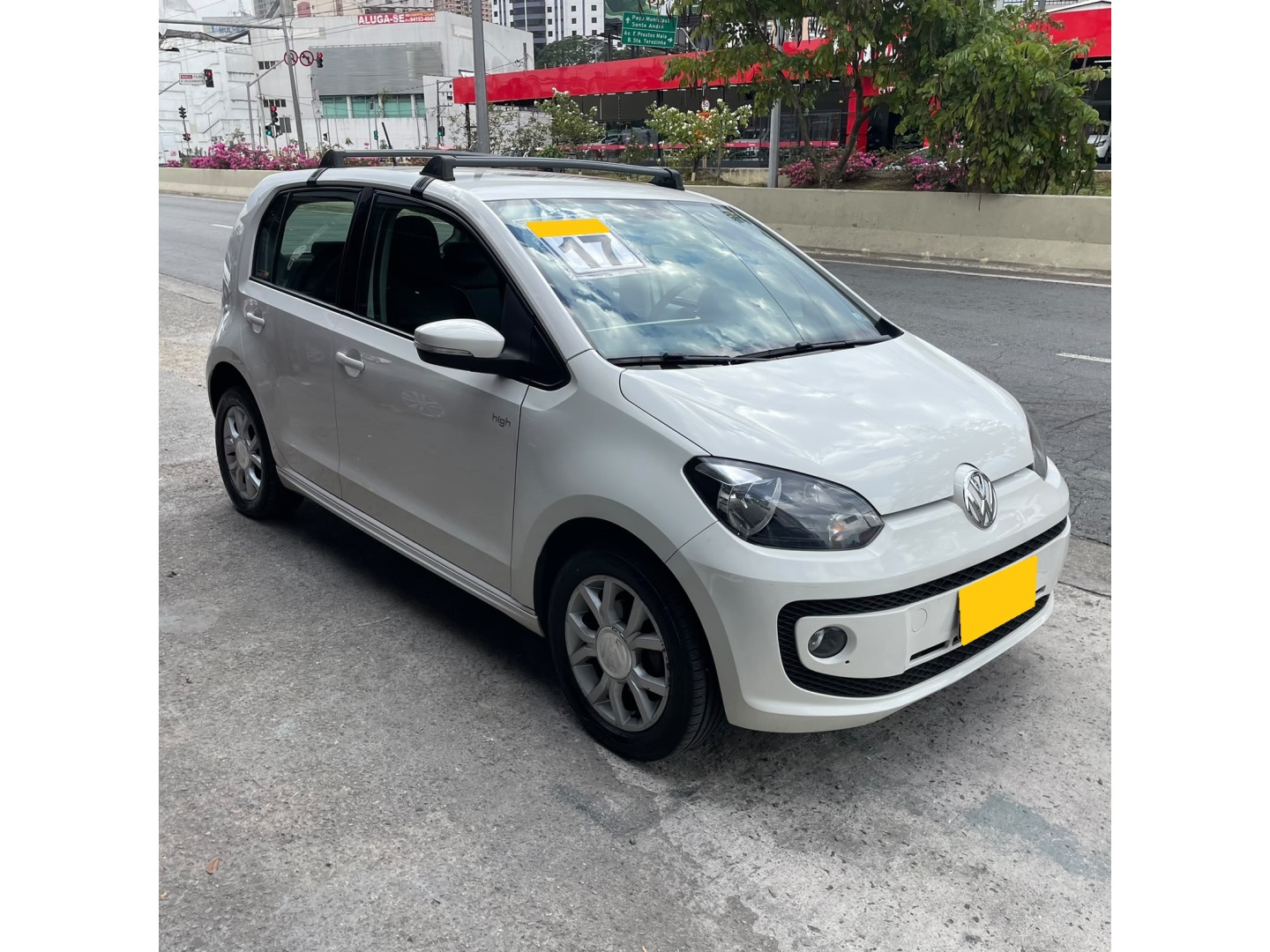VOLKSWAGEN UP