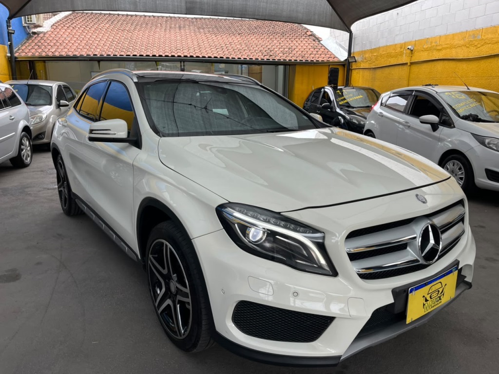 MERCEDES-BENZ GLA 250