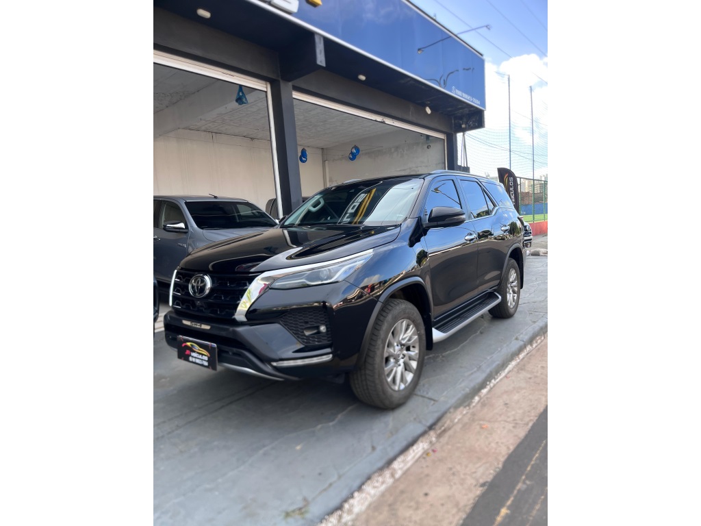 TOYOTA HILUX SW4