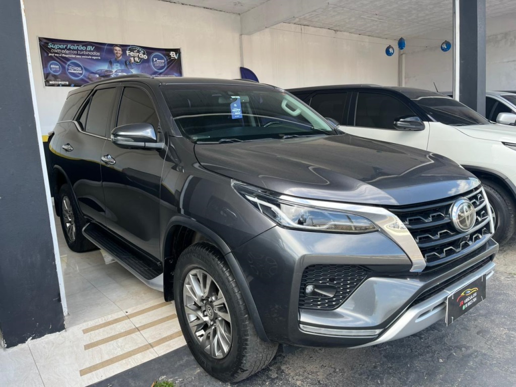 TOYOTA HILUX SW4