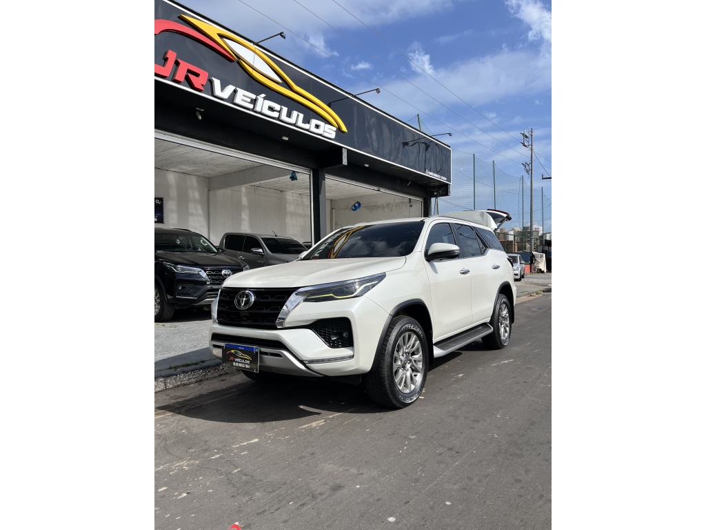 TOYOTA HILUX SW4