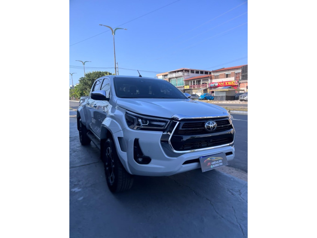 TOYOTA HILUX