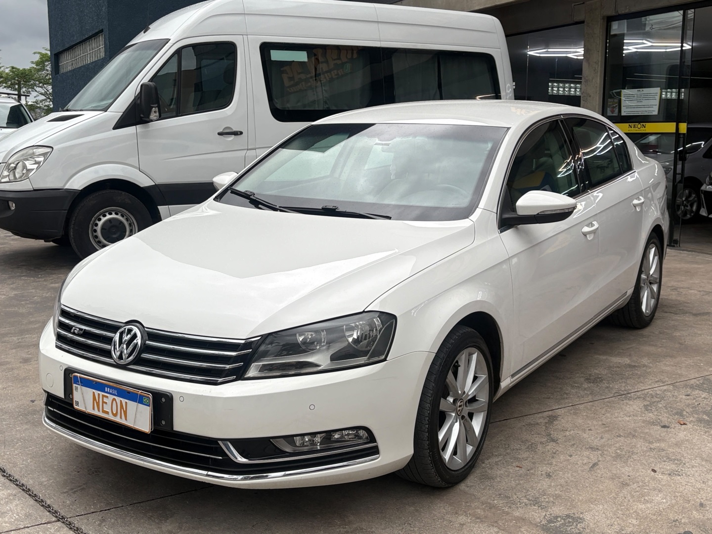 VOLKSWAGEN PASSAT