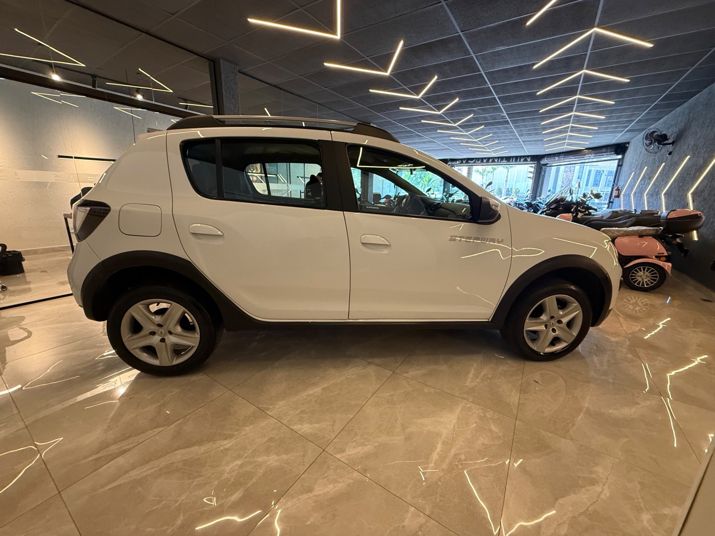 RENAULT SANDERO