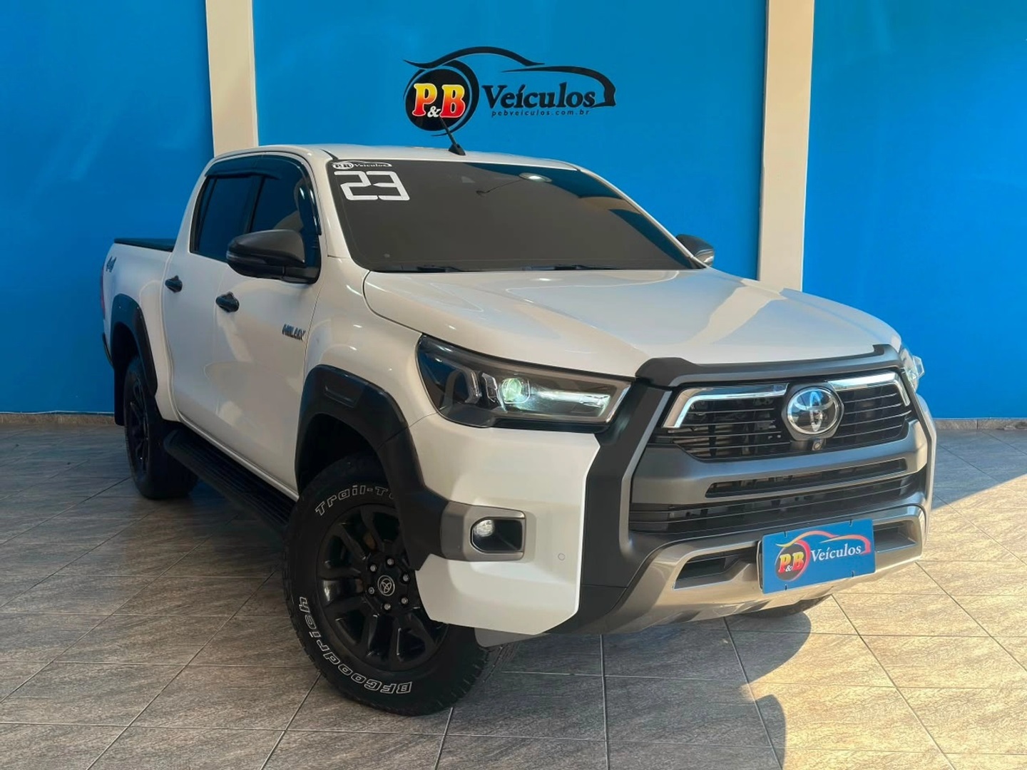 TOYOTA HILUX