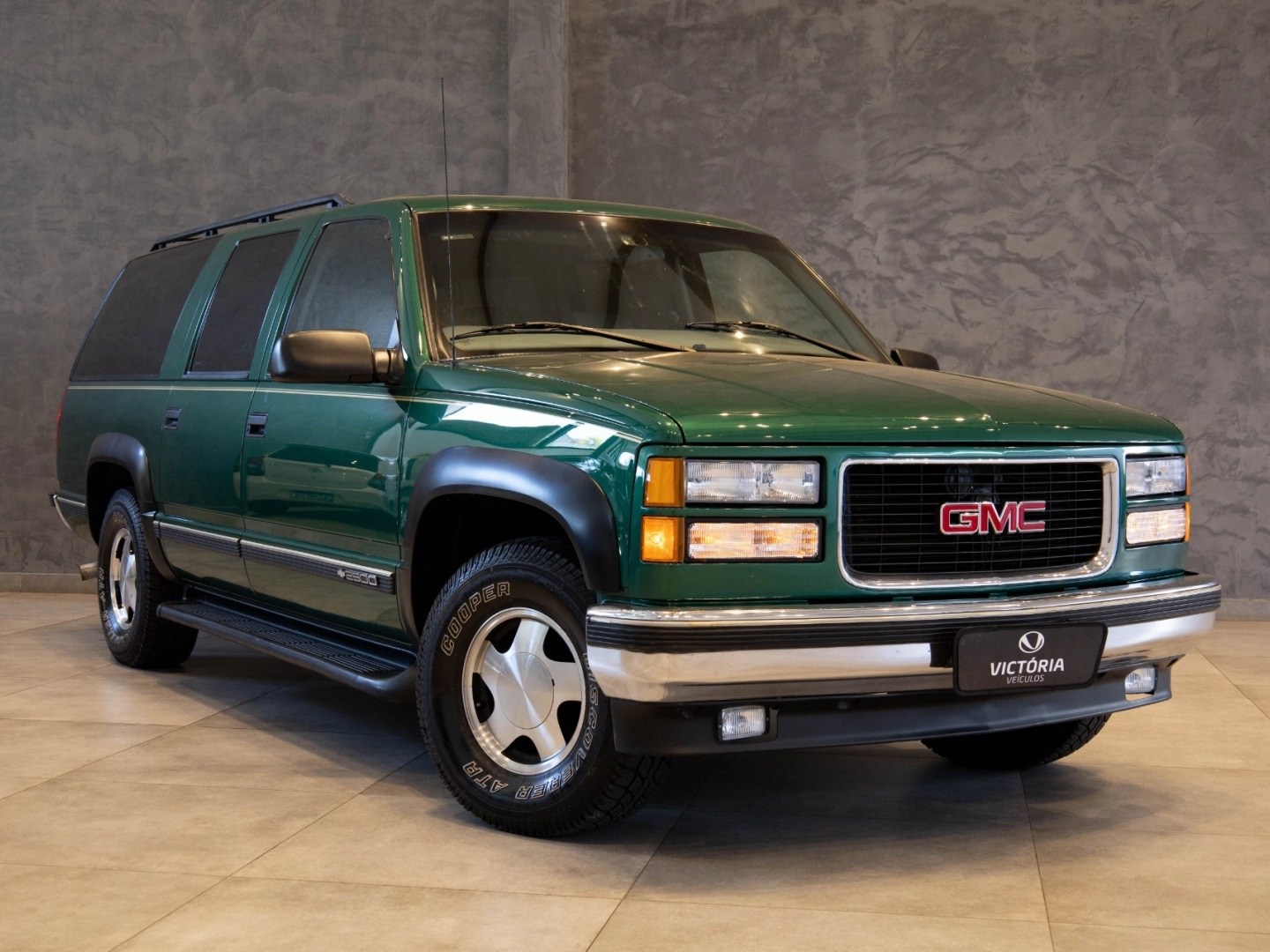 CHEVROLET SUBURBAN