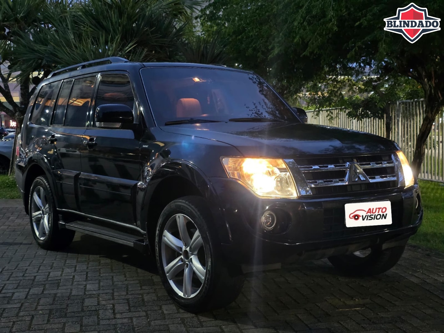 MITSUBISHI PAJERO FULL
