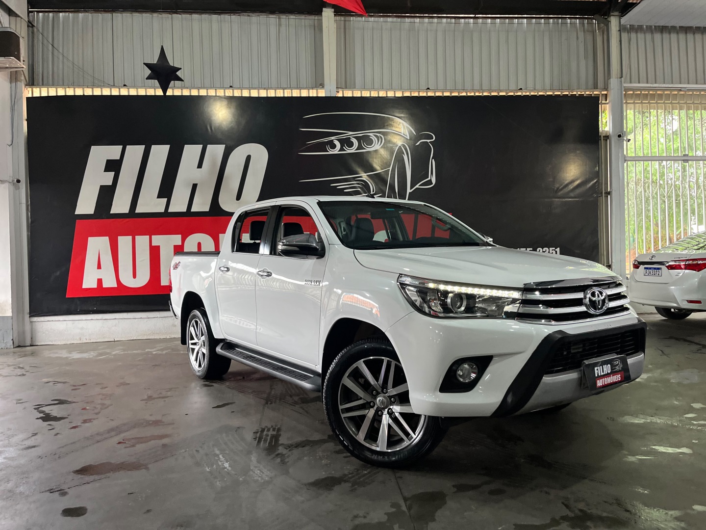 TOYOTA HILUX
