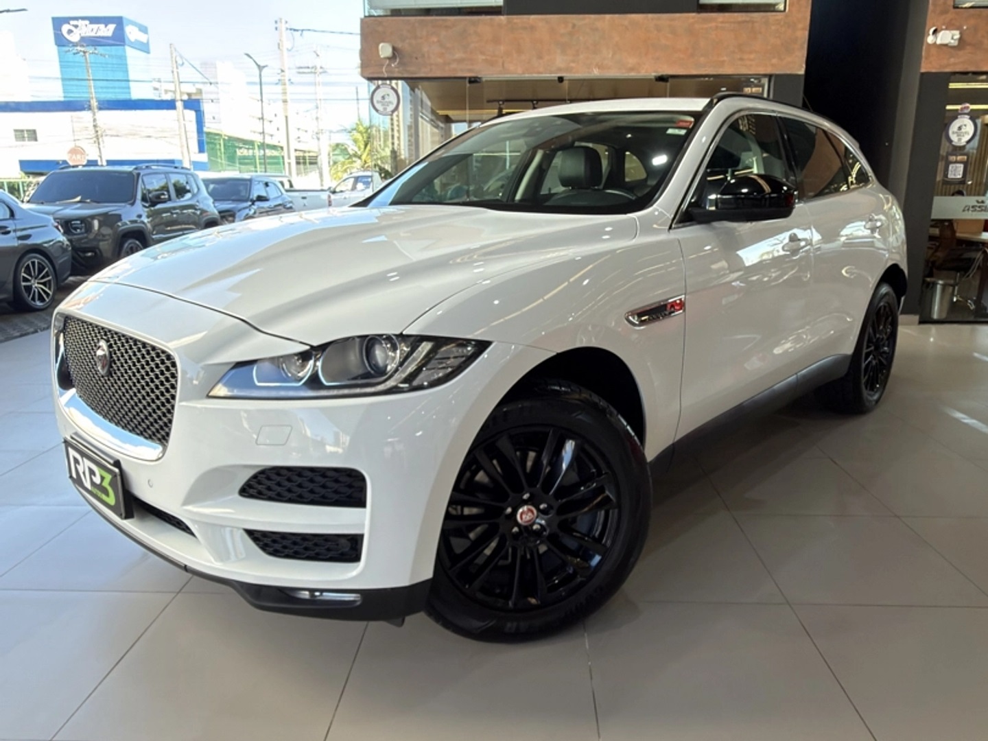 JAGUAR F-PACE