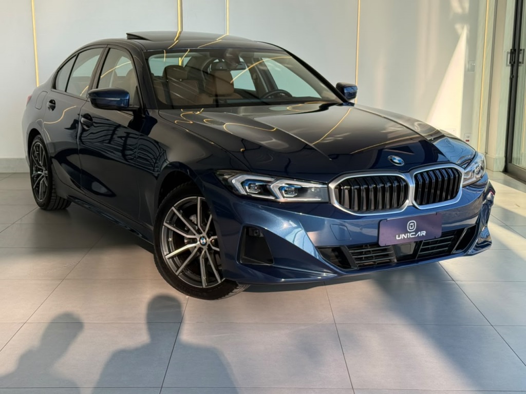 BMW 320i 2023 à venda