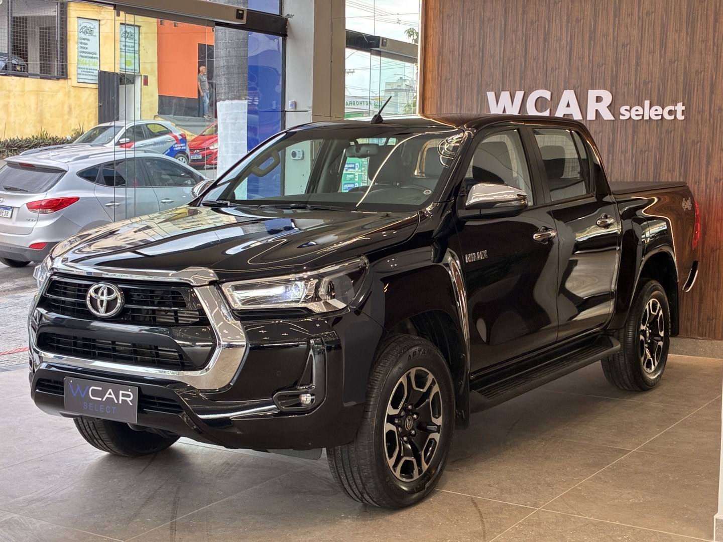TOYOTA HILUX