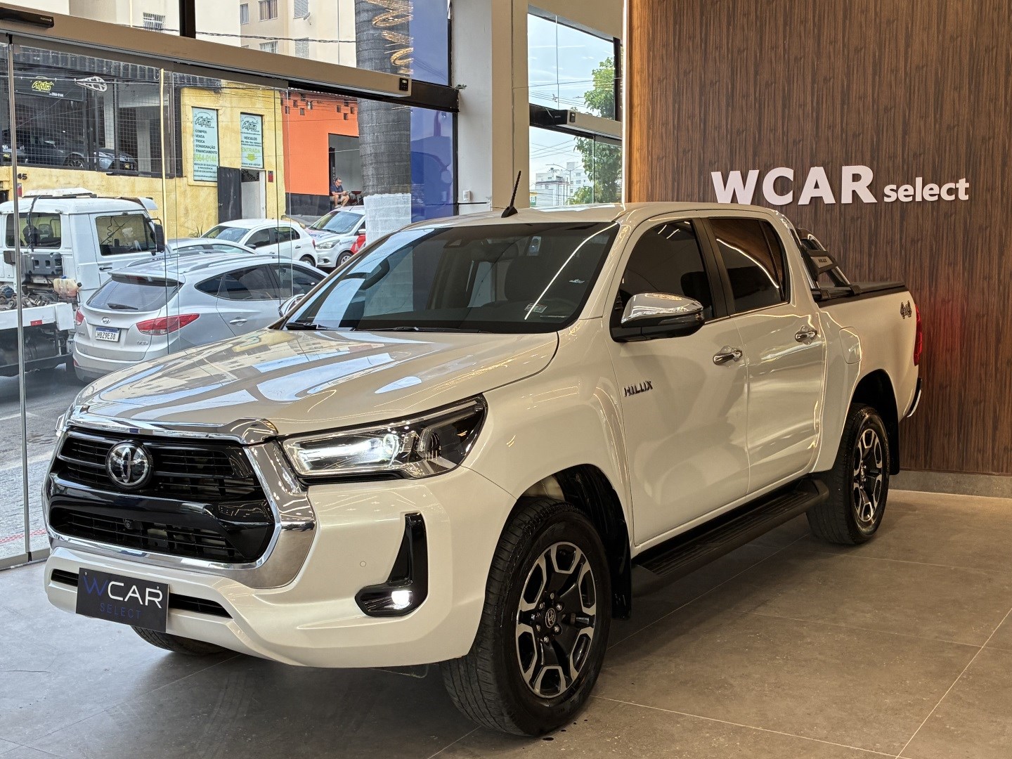 TOYOTA HILUX