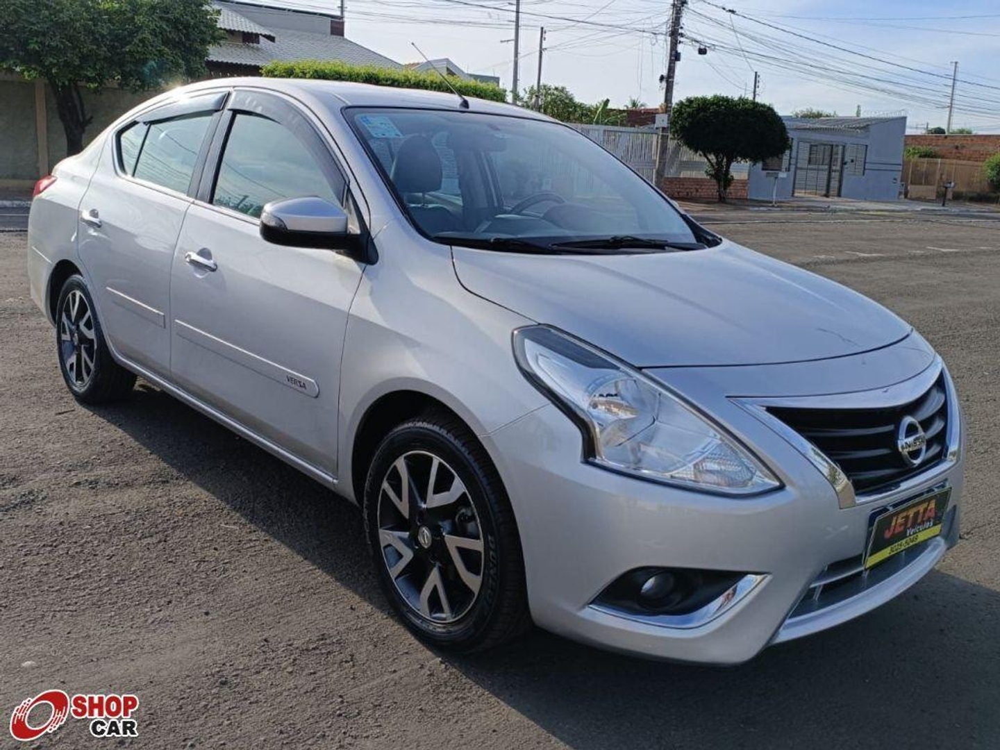 NISSAN VERSA
