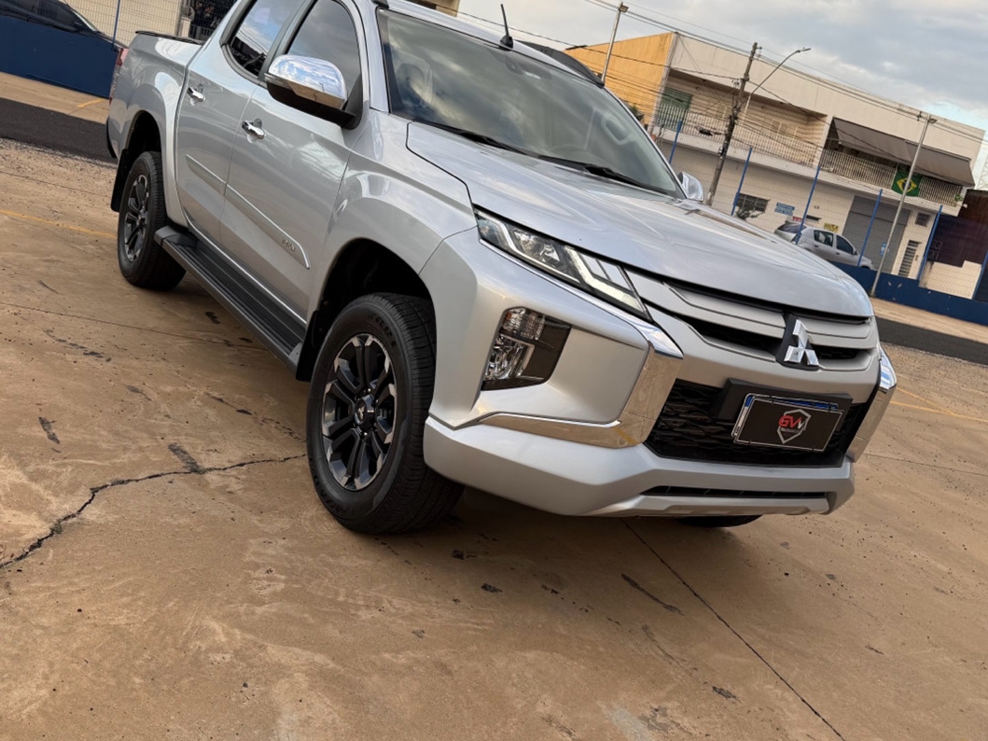 MITSUBISHI L200 TRITON