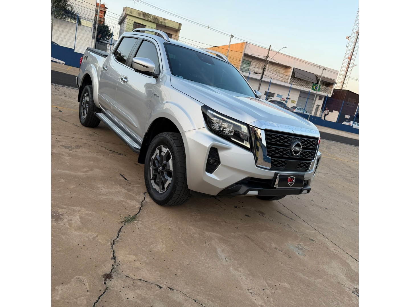 NISSAN FRONTIER