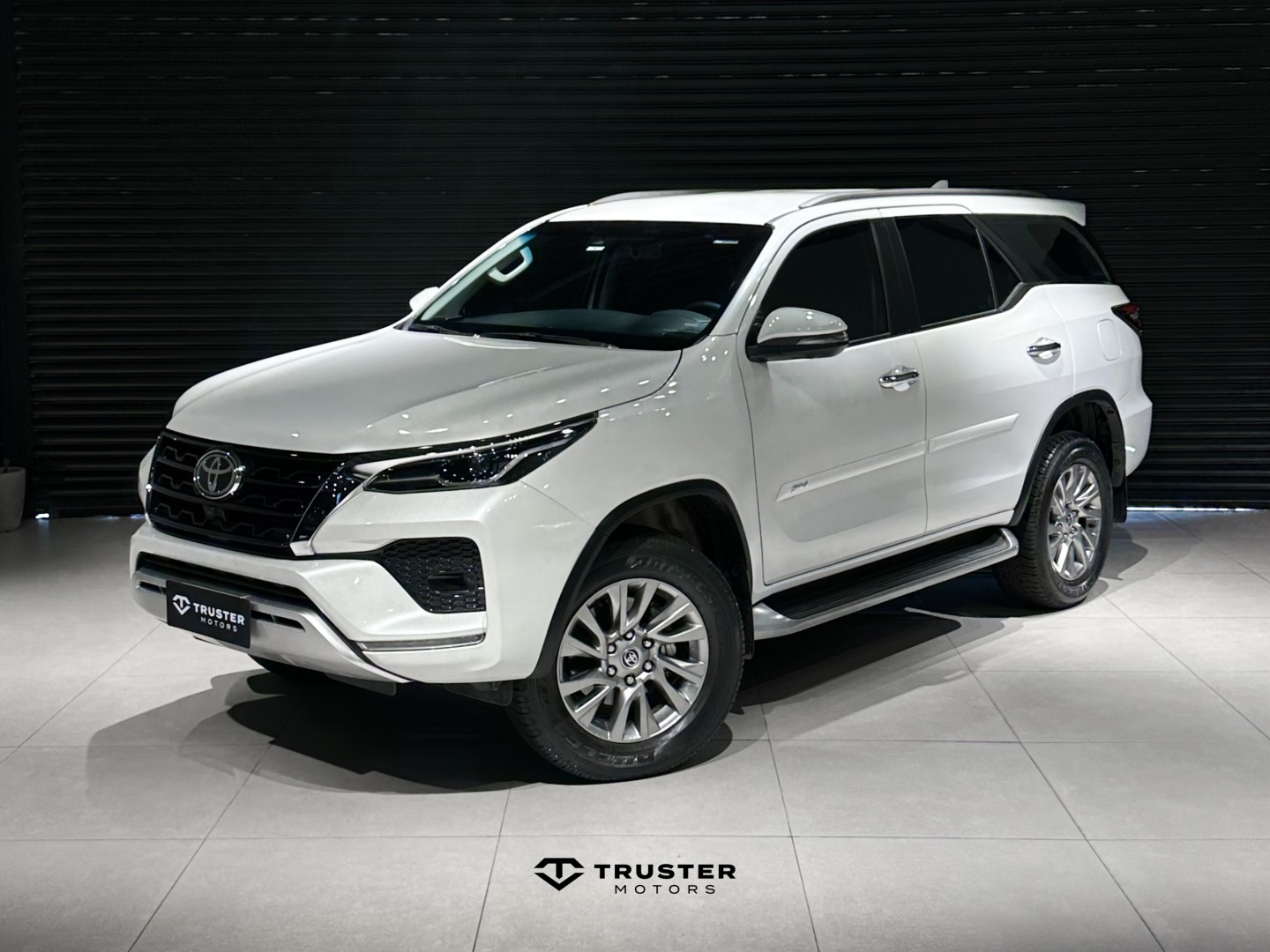 TOYOTA HILUX SW4