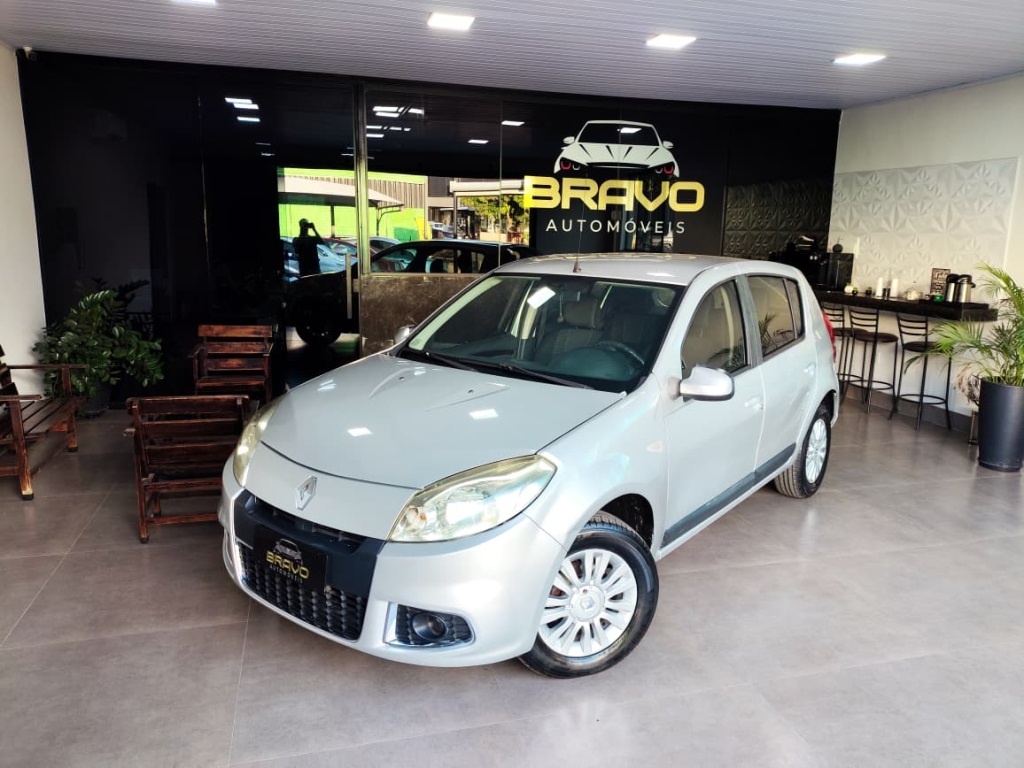 RENAULT SANDERO