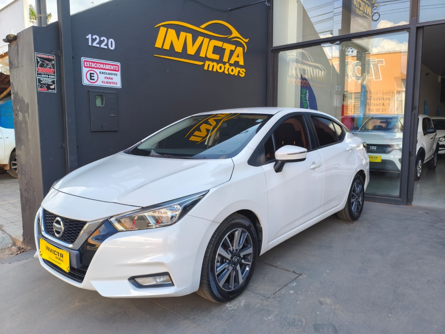 NISSAN VERSA
