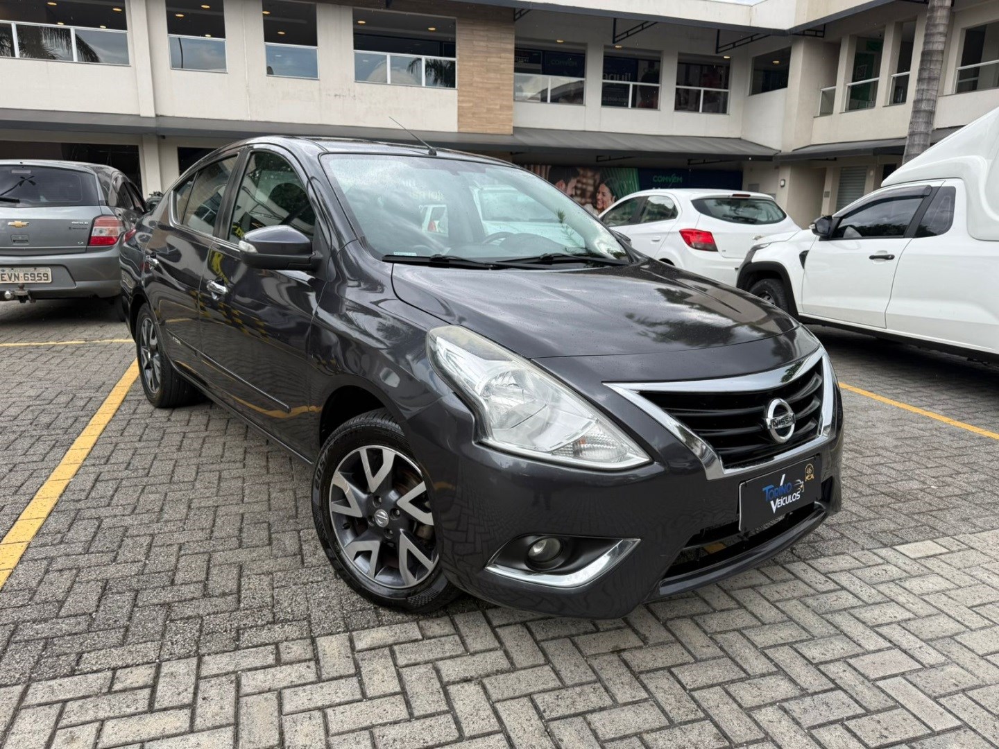 NISSAN VERSA